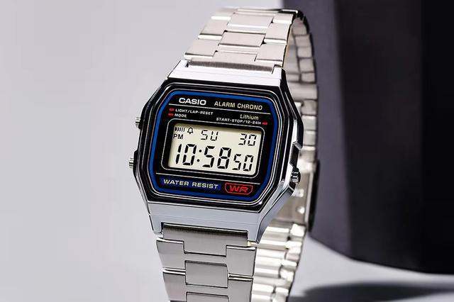 Casio A158W电子表的超大版本K8凯发国际卡西欧发布复古台钟 经典(图2)